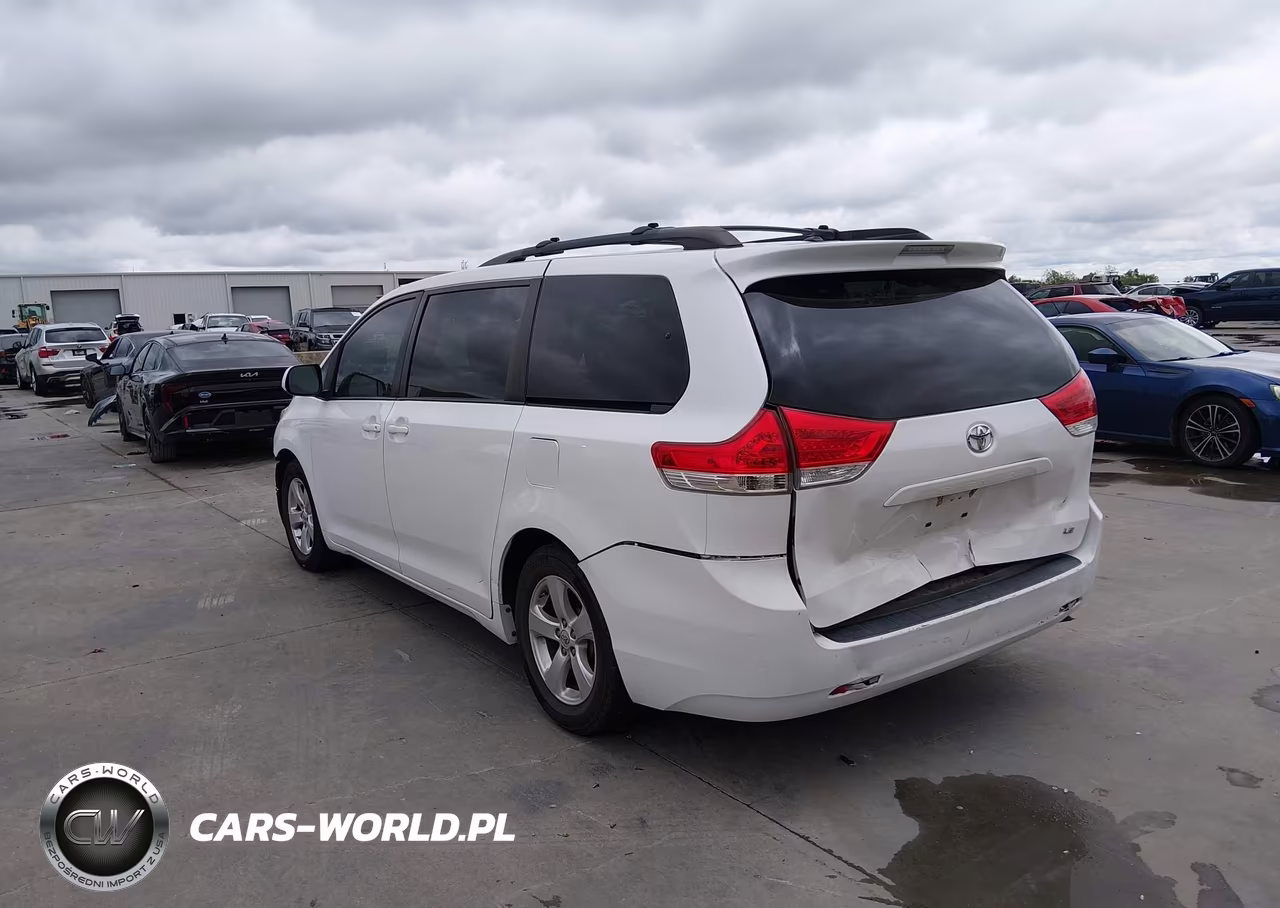 2013 Toyota Sienna Le V6 8 Passenger VIN:5TDKK3DC9DS372528 - 3