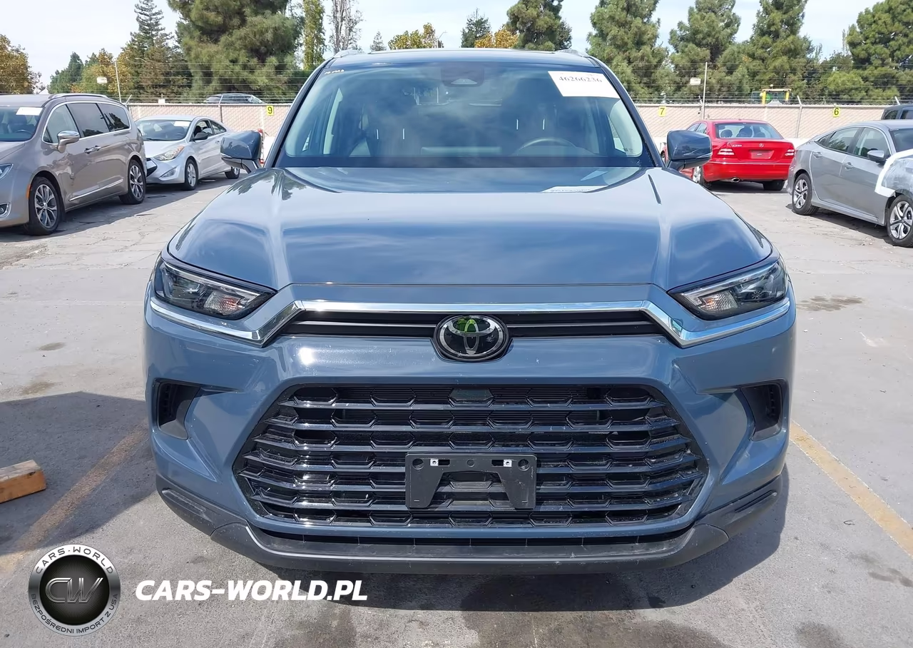 2026 Toyota Grand Highlander Xle VIN:5TDAAAB51TS133819 - 12