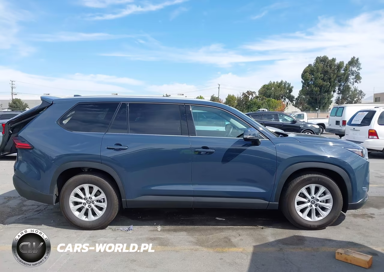 2026 Toyota Grand Highlander Xle VIN:5TDAAAB51TS133819 - 13