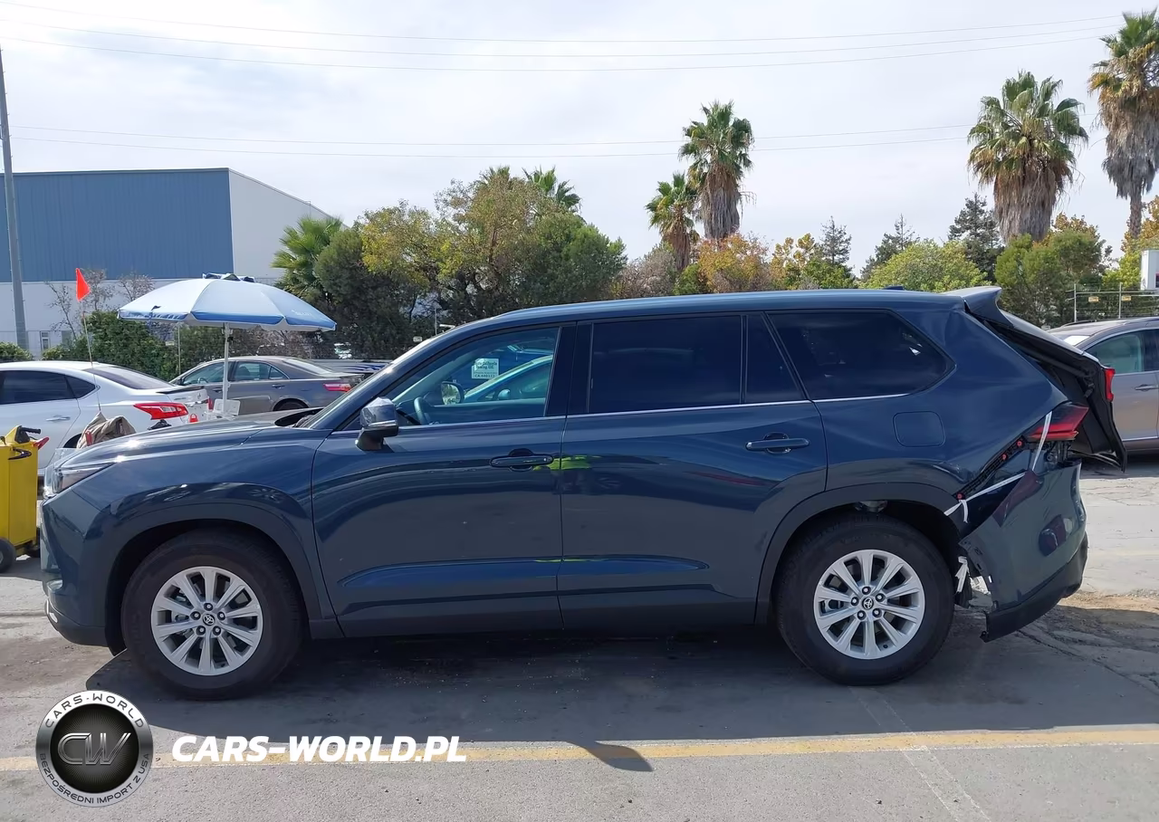 2026 Toyota Grand Highlander Xle VIN:5TDAAAB51TS133819 - 14
