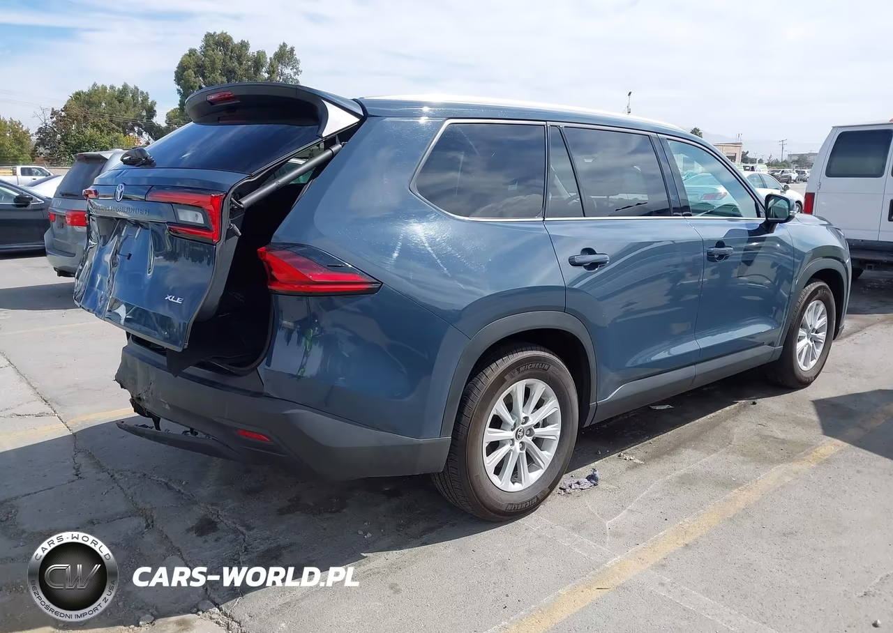 2026 Toyota Grand Highlander Xle VIN:5TDAAAB51TS133819 - 4