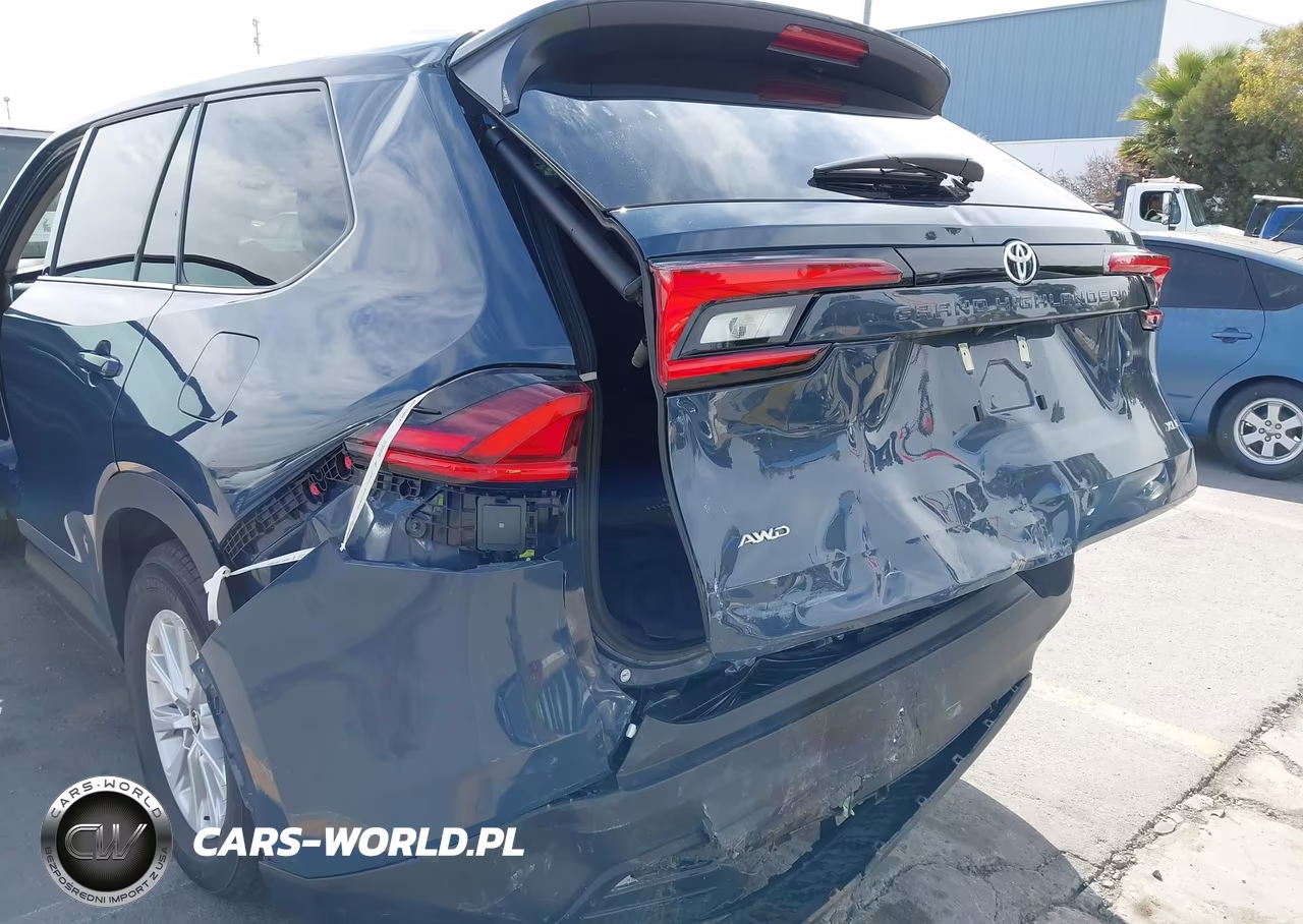 2026 Toyota Grand Highlander Xle VIN:5TDAAAB51TS133819 - 6