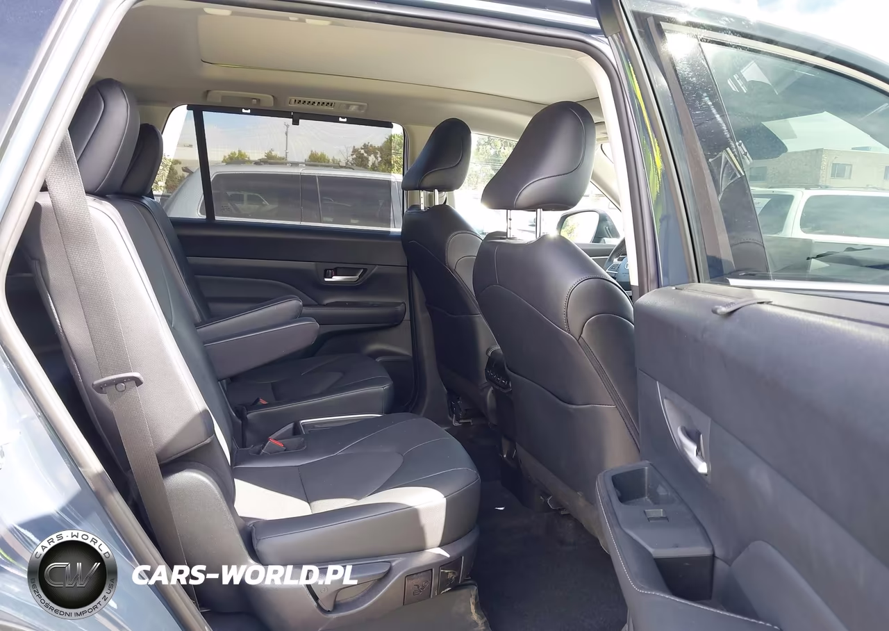 2026 Toyota Grand Highlander Xle VIN:5TDAAAB51TS133819 - 8