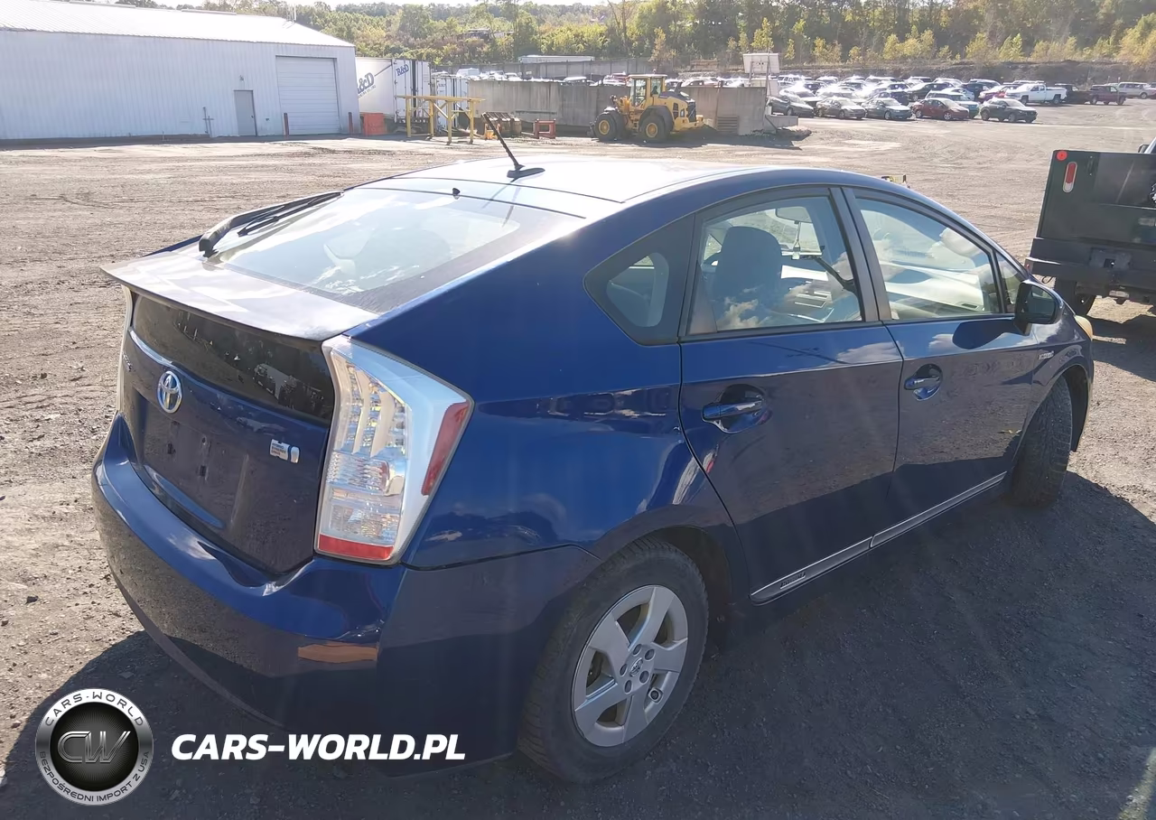 2011 Toyota Prius Three VIN:JTDKN3DU0B5347374 - 4