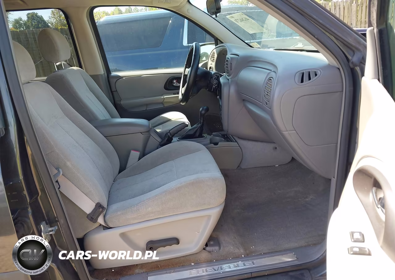 2005 Chevrolet Trailblazer Ls VIN:1GNDT13S152251849 - 5