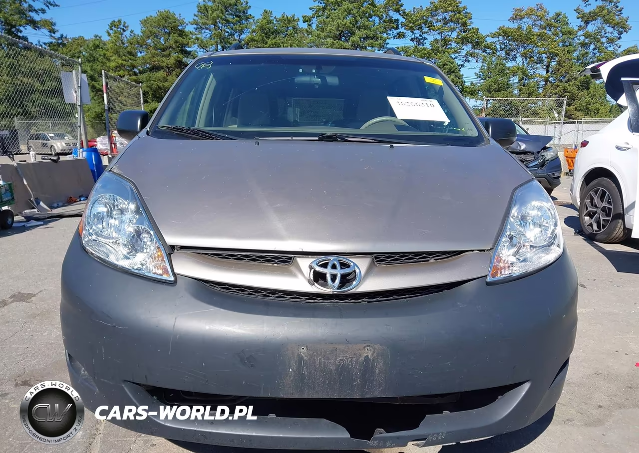 2010 Toyota Sienna Le VIN:5TDJK4CC8AS033239 - 12
