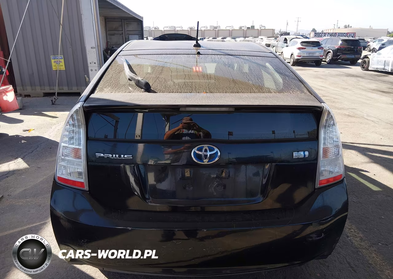 2011 Toyota Prius Two VIN:JTDKN3DU5B5328867 - 16