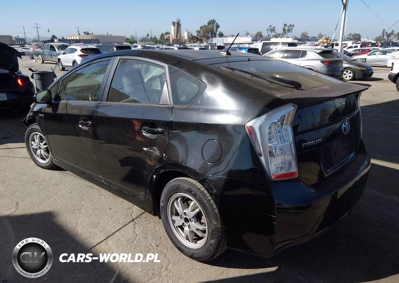 2011 Toyota Prius Two VIN:JTDKN3DU5B5328867 - 3