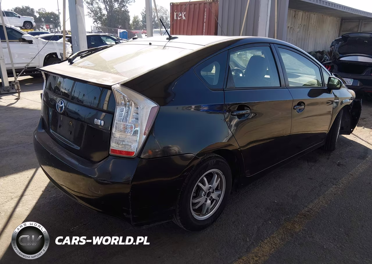2011 Toyota Prius Two VIN:JTDKN3DU5B5328867 - 4