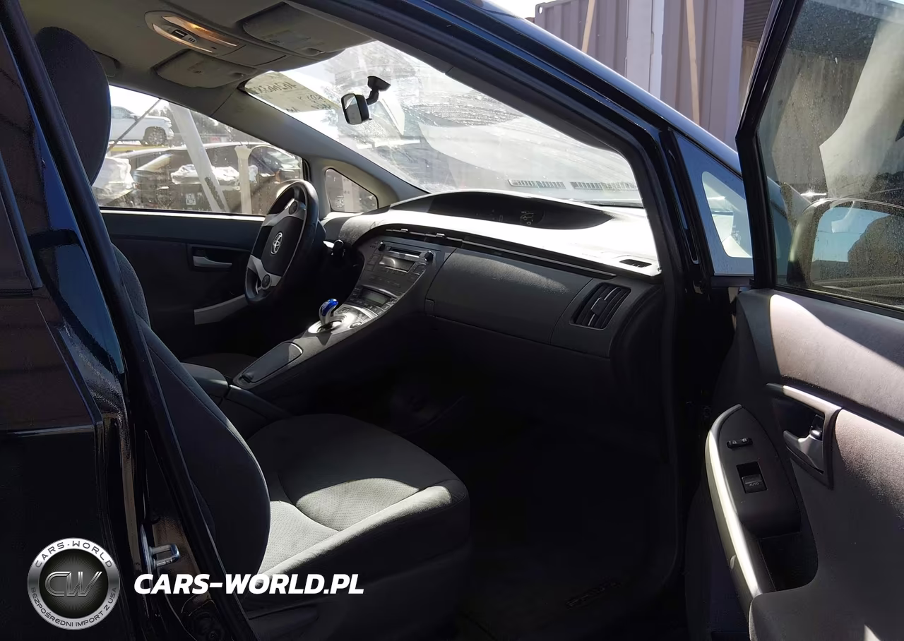 2011 Toyota Prius Two VIN:JTDKN3DU5B5328867 - 5