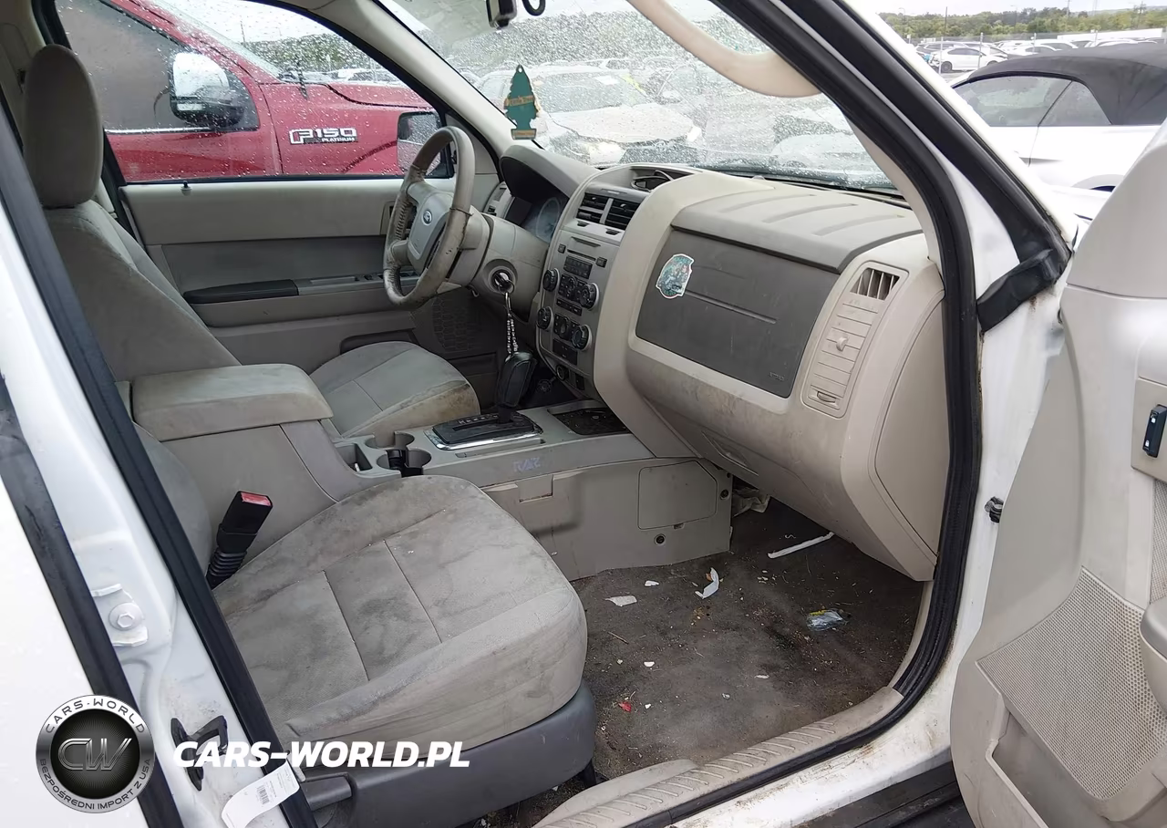 2010 Ford Escape Xlt VIN:1FMCU0D71AKB81670 - 5