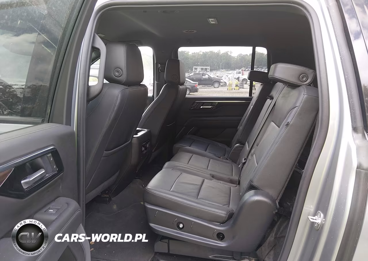 2025 Chevrolet Suburban 4Wd Z71 VIN:1GNS6DRD8SR254484 - 8