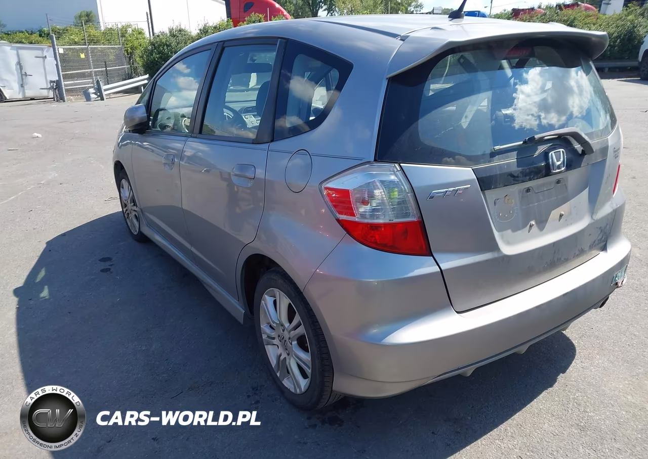 2010 Honda Fit Sport VIN:JHMGE8G49AC025050 - 3