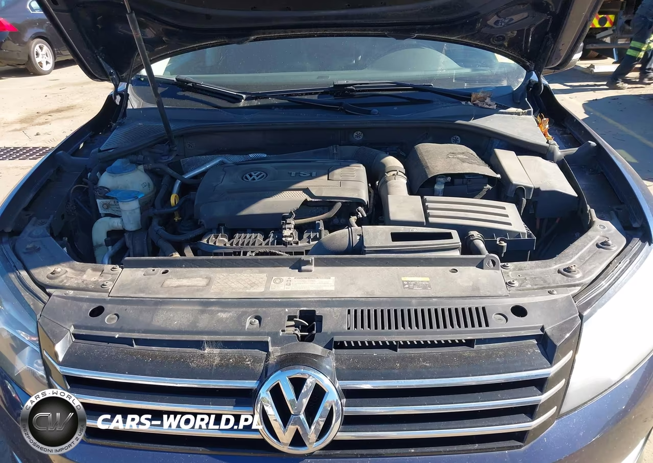2015 Volkswagen Passat 1.8T Wolfsburg Edition VIN:1VWAT7A38FC007828 - 10