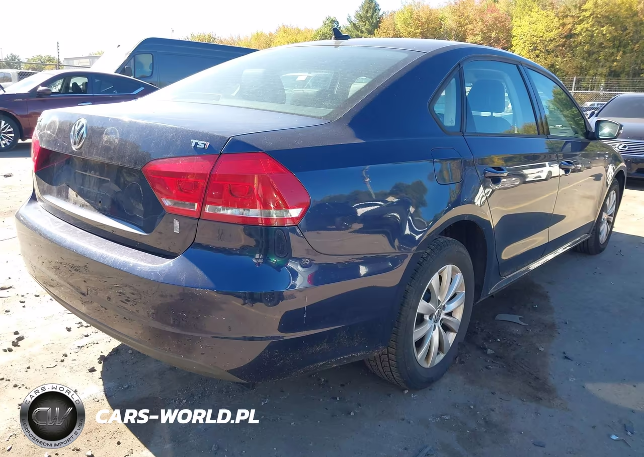 2015 Volkswagen Passat 1.8T Wolfsburg Edition VIN:1VWAT7A38FC007828 - 4