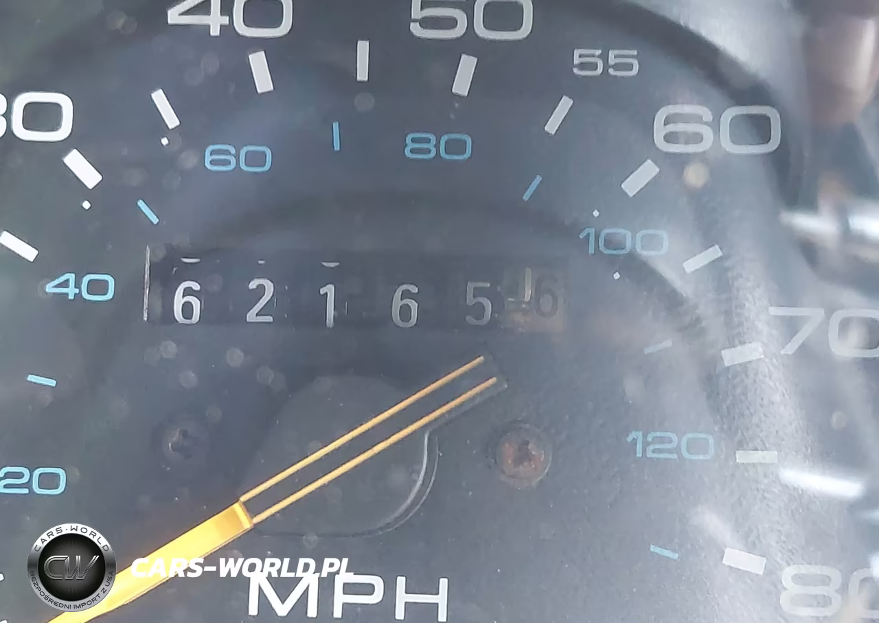 1989 Lincoln Town Car Signature VIN:1LNBM82F4KY765435 - 7