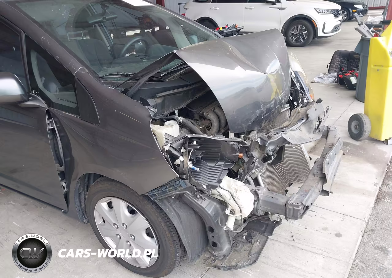 2013 Honda Fit VIN:JHMGE8H34DC008196 - 14