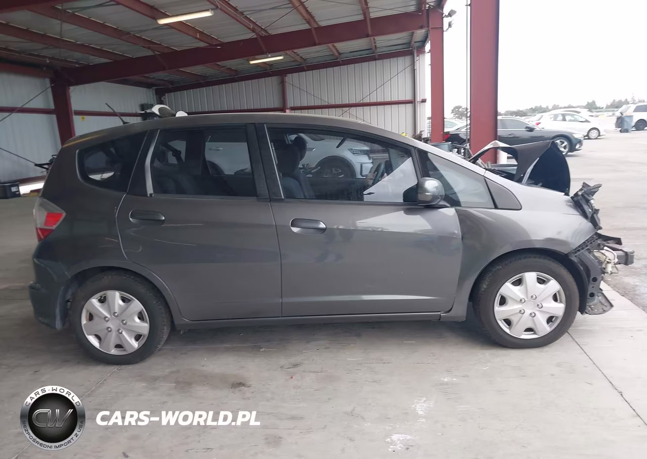 2013 Honda Fit VIN:JHMGE8H34DC008196 - 16