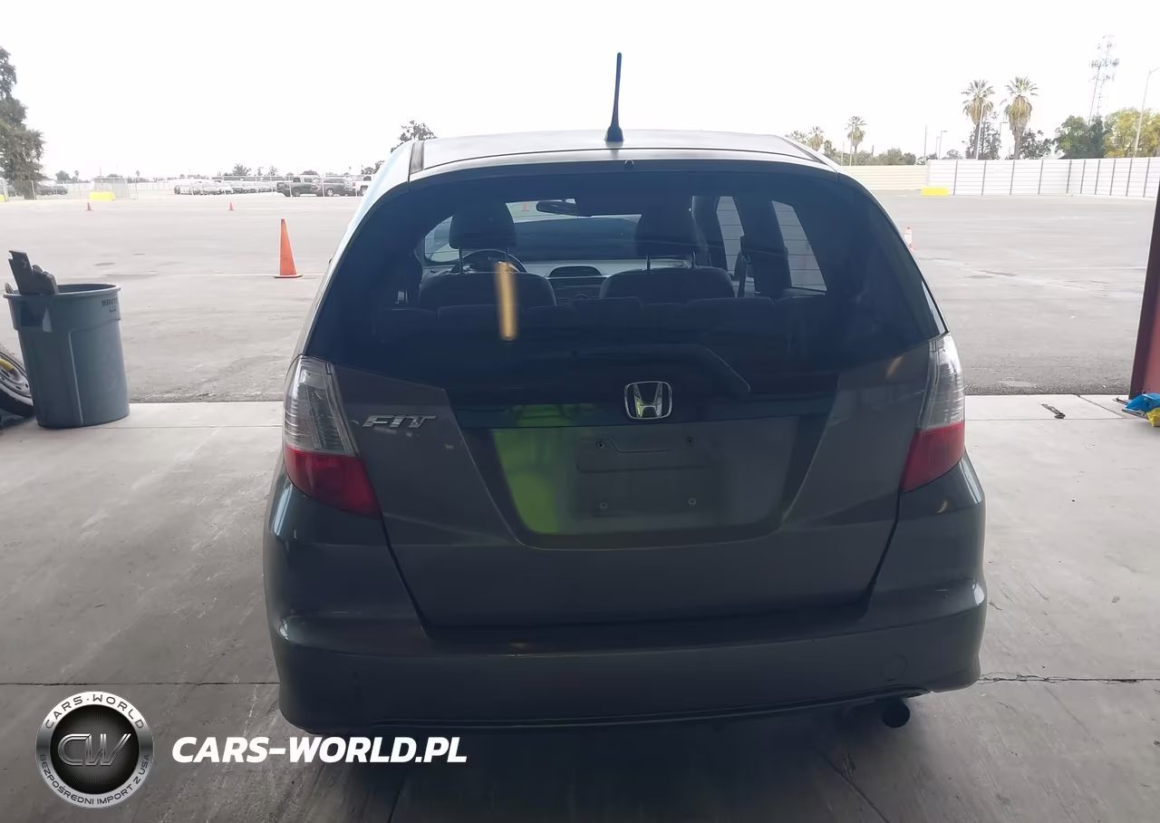 2013 Honda Fit VIN:JHMGE8H34DC008196 - 19