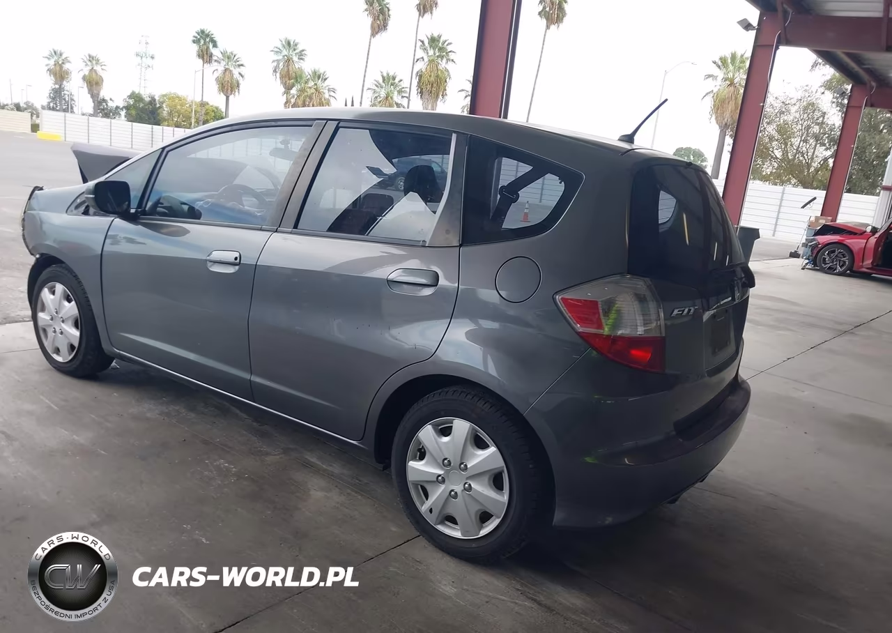 2013 Honda Fit VIN:JHMGE8H34DC008196 - 3