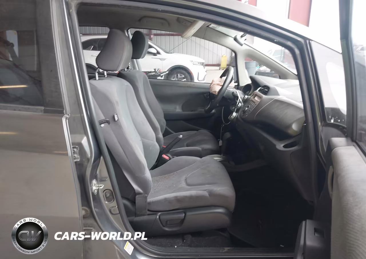 2013 Honda Fit VIN:JHMGE8H34DC008196 - 5