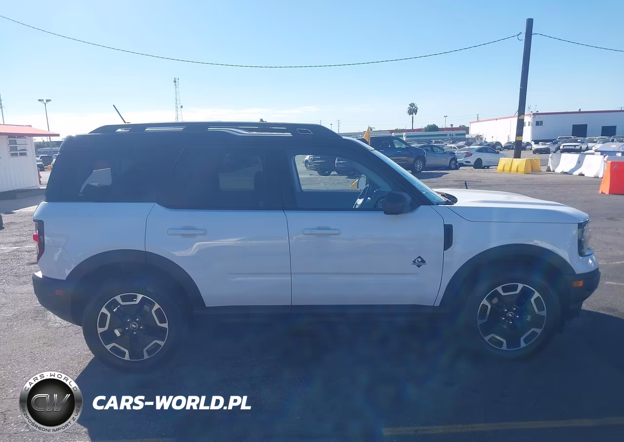 2022 Ford Bronco Sport Outer Banks VIN:3FMCR9C65NRE12392 - 13