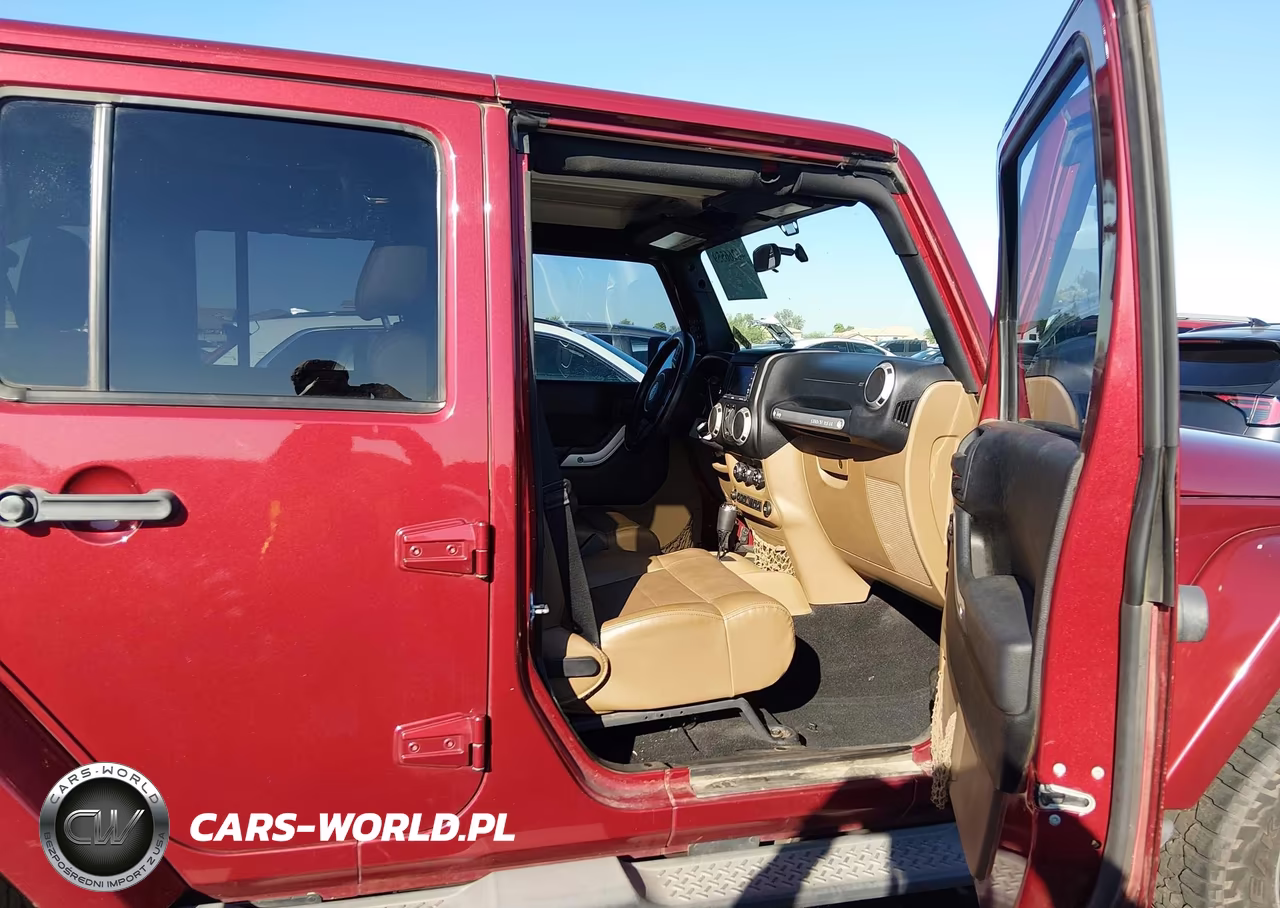 2011 Jeep Wrangler Unlimited Sahara VIN:1J4BA5H11BL575753 - 5