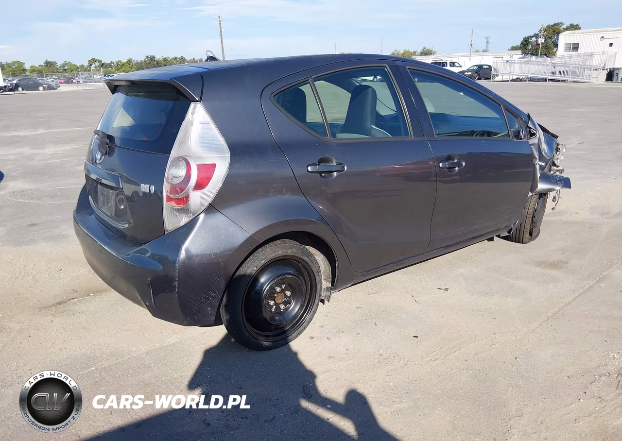 2012 Toyota Prius C One VIN:JTDKDTB30C1024416 - 4