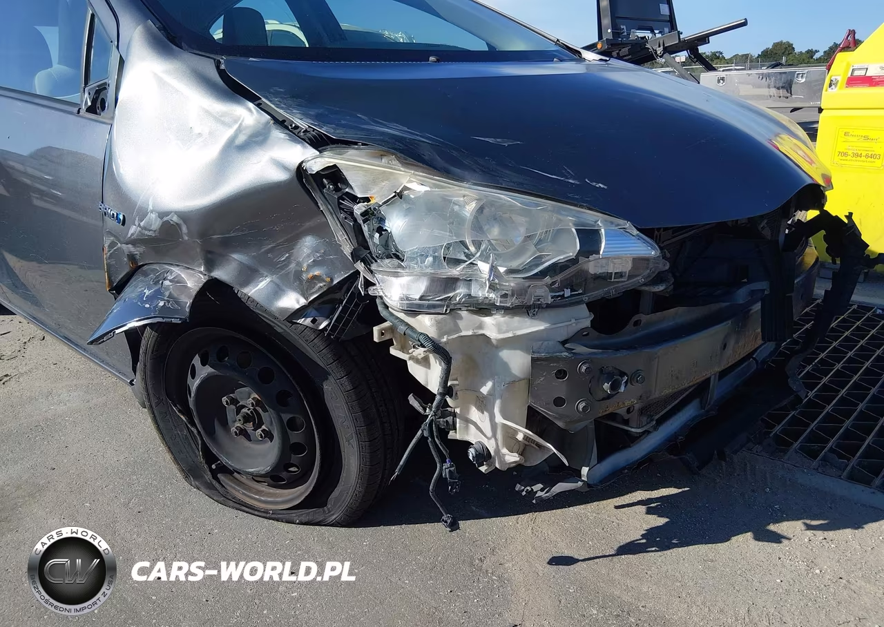2012 Toyota Prius C One VIN:JTDKDTB30C1024416 - 6