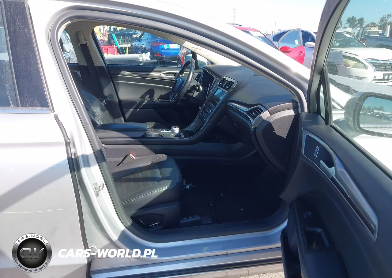 2018 Ford Fusion Hybrid Se VIN:3FA6P0LU6JR117531 - 5