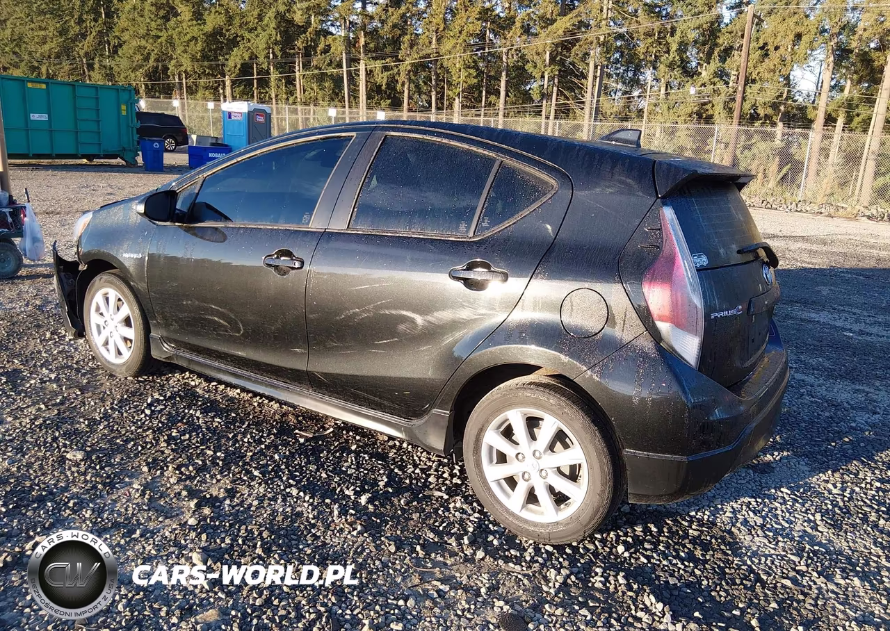 2017 Toyota Prius C Two VIN:JTDKDTB36H1596078 - 3