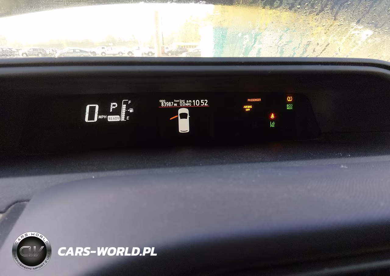 2017 Toyota Prius C Two VIN:JTDKDTB36H1596078 - 7