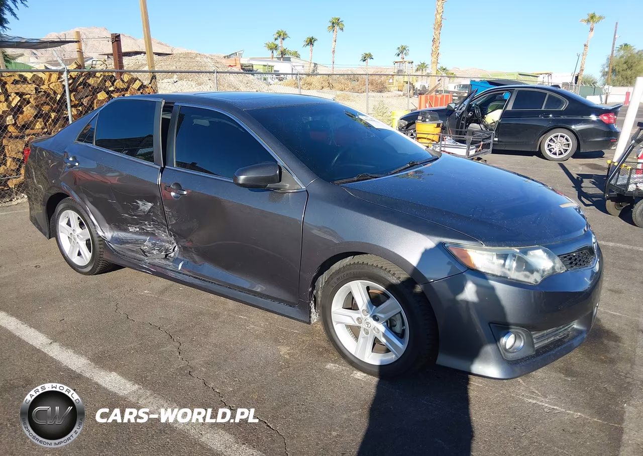 2013 Toyota Camry Se – zdjęcie 1 z 16