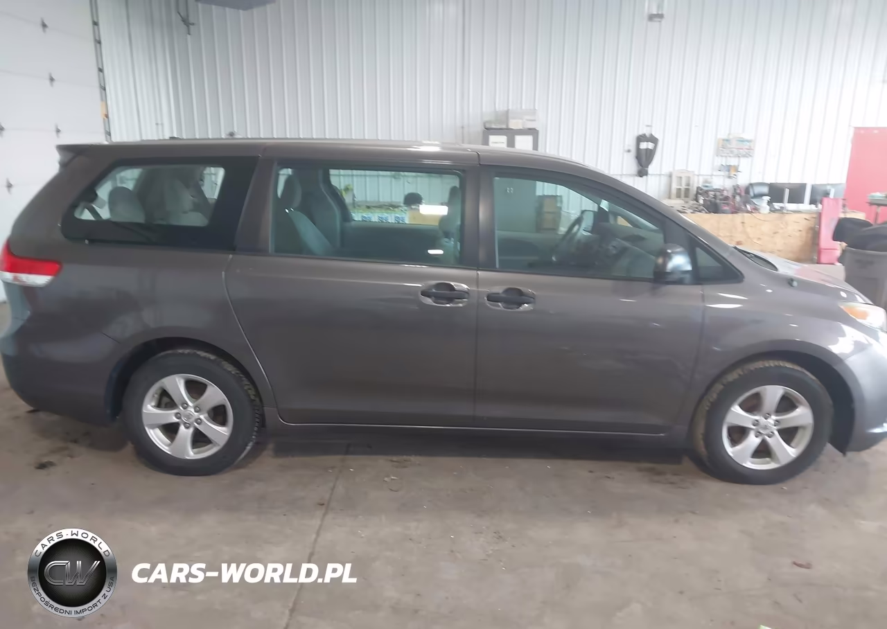2012 Toyota Sienna Base 7 Passenger VIN:5TDKA3DC3CS013094 - 13