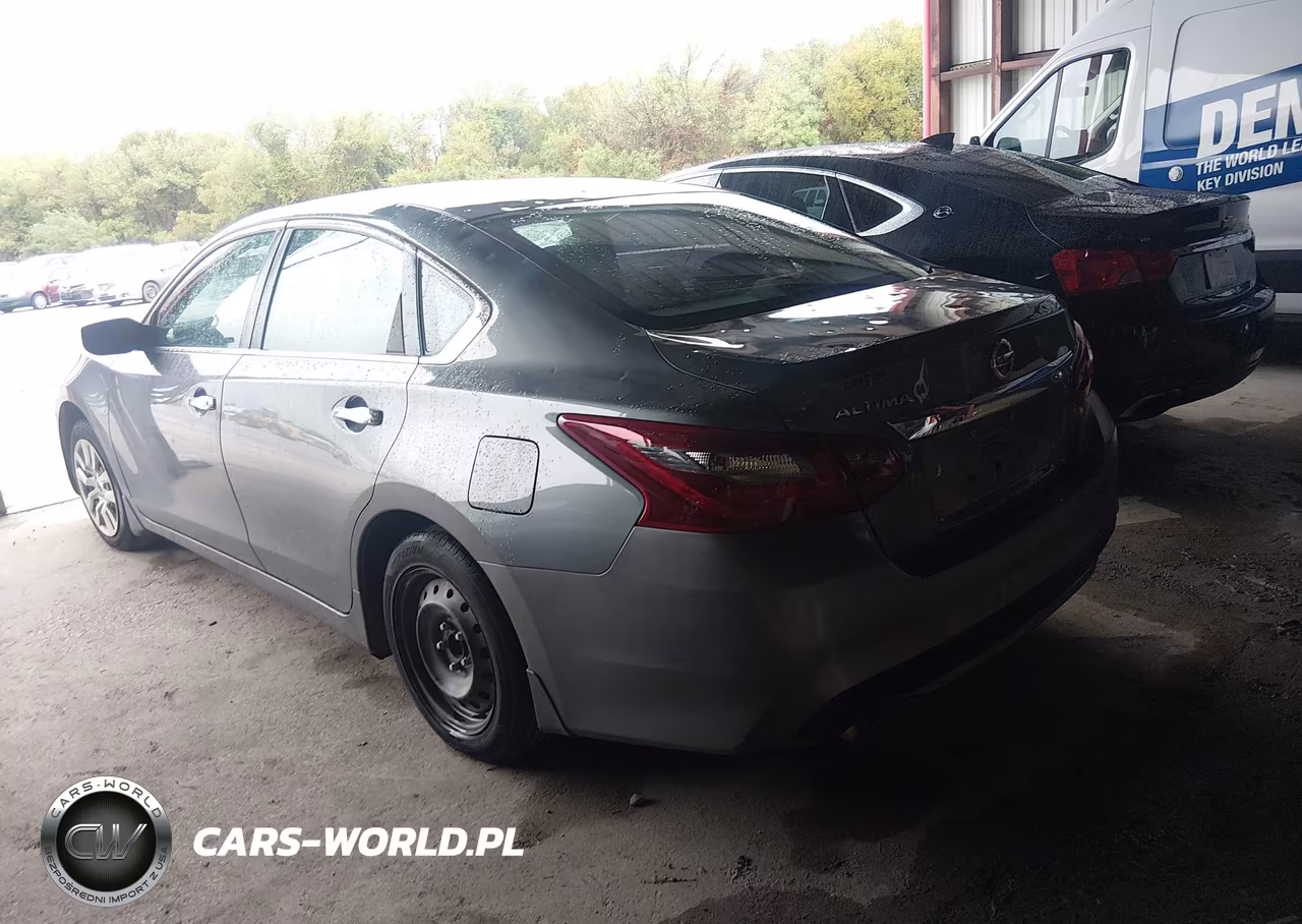 2018 Nissan Altima 2.5 S VIN:1N4AL3AP8JC130929 - 3