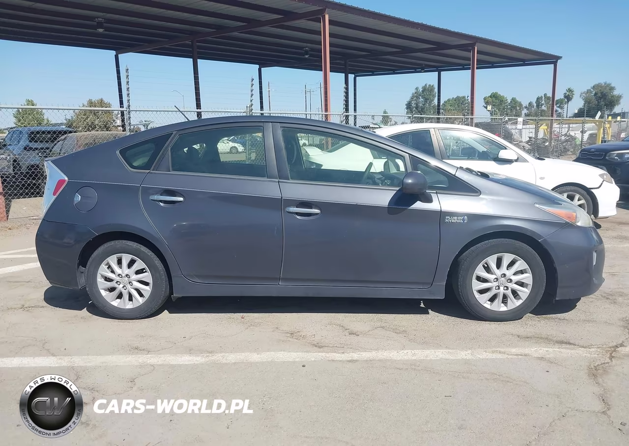 2014 Toyota Prius Plug-In VIN:JTDKN3DP5E3050157 - 13