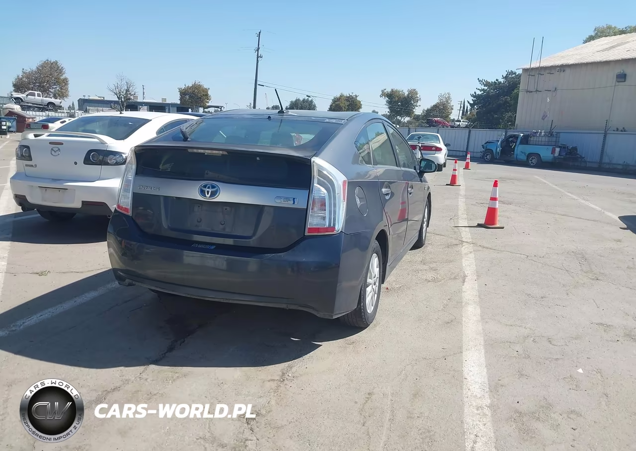 2014 Toyota Prius Plug-In VIN:JTDKN3DP5E3050157 - 4