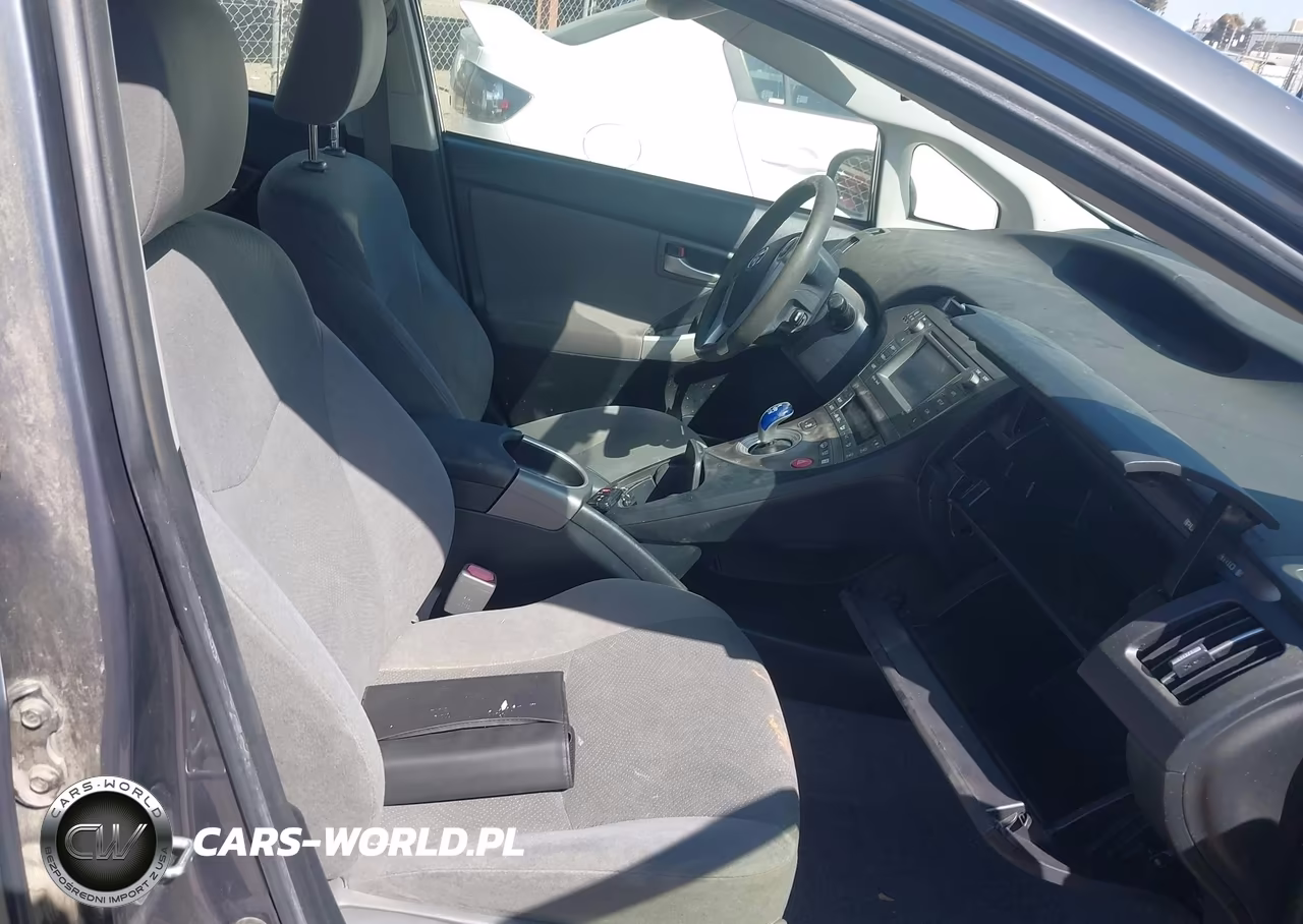 2014 Toyota Prius Plug-In VIN:JTDKN3DP5E3050157 - 5
