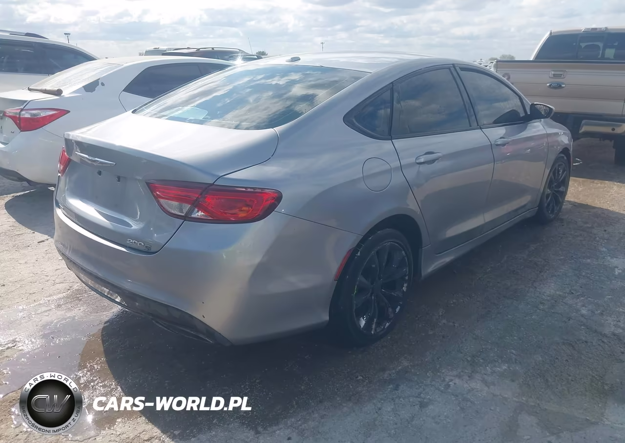 2015 Chrysler 200 S VIN:1C3CCCBB7FN590329 - 4