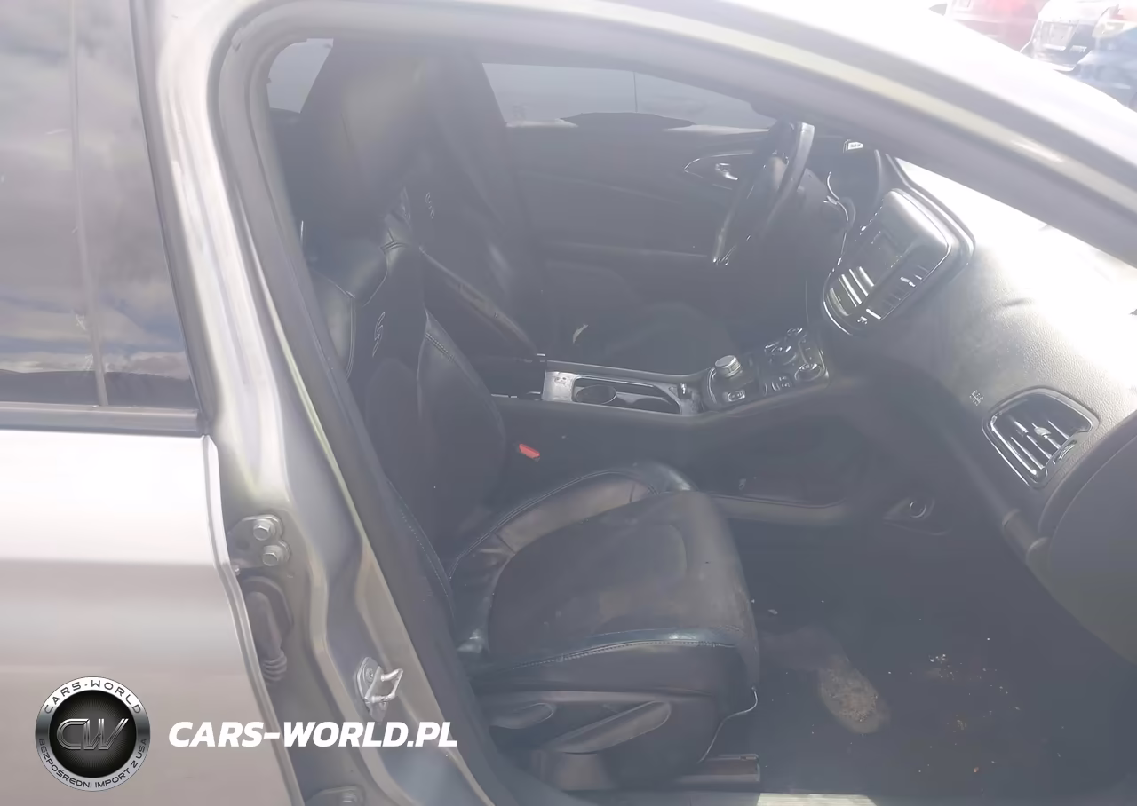 2015 Chrysler 200 S VIN:1C3CCCBB7FN590329 - 5