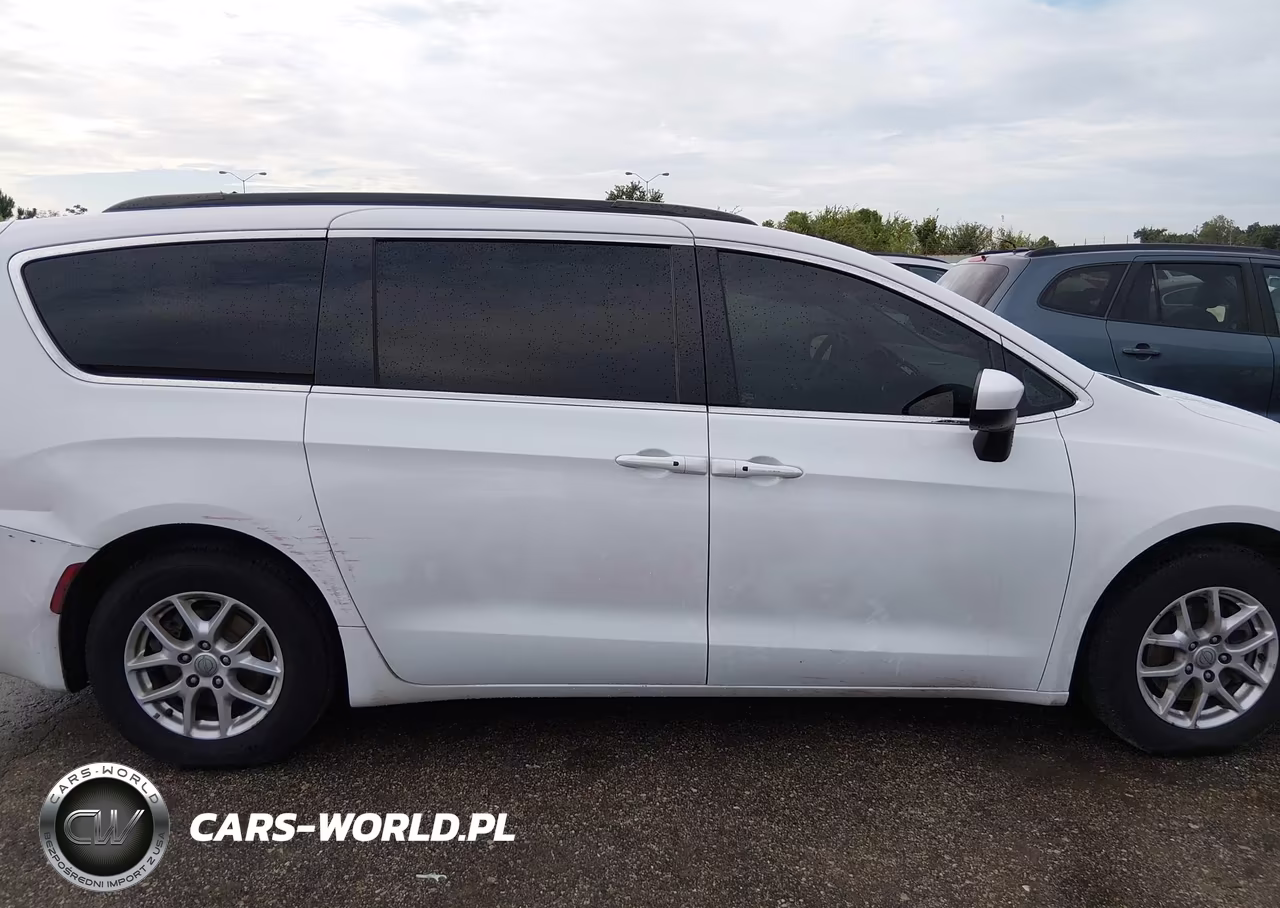 2020 Chrysler Voyager Lxi VIN:2C4RC1DG1LR163780 - 13