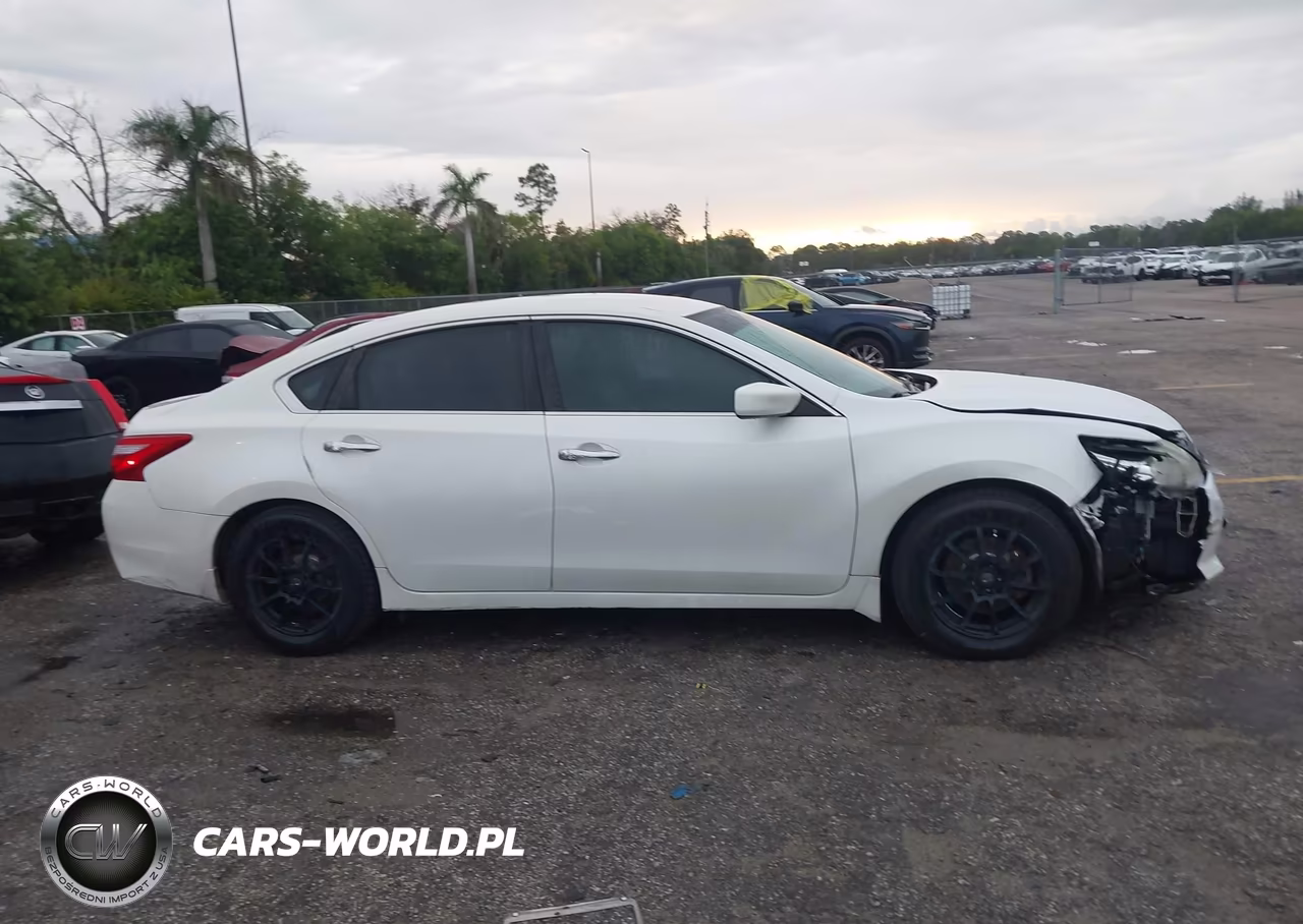 2017 Nissan Altima 2.5 S VIN:1N4AL3AP8HN319563 - 13