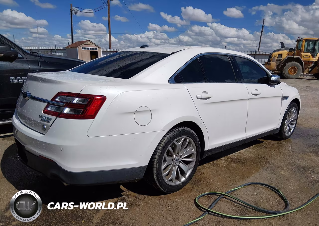 2015 Ford Taurus Limited VIN:1FAHP2F82FG129564 - 4