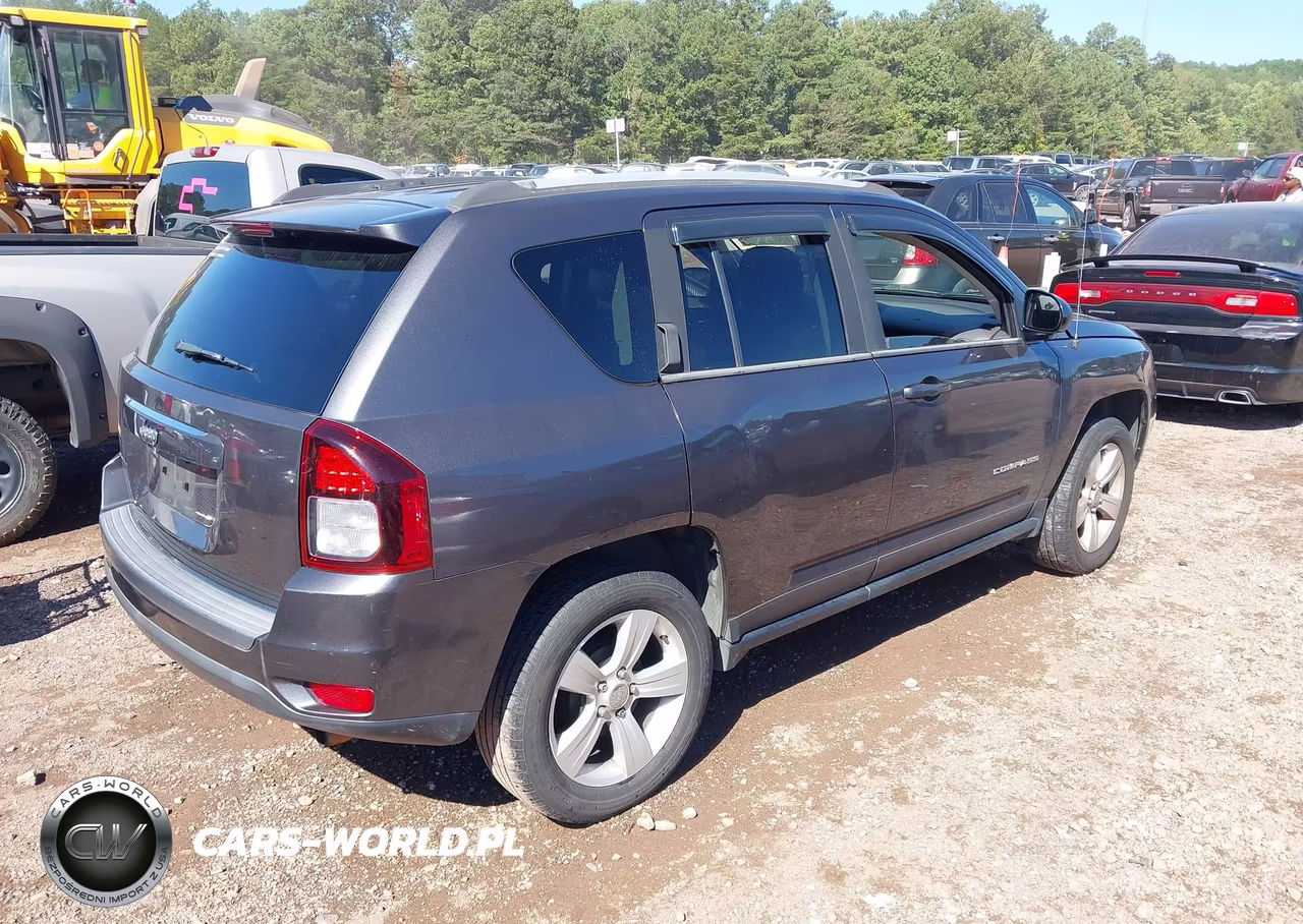 2015 Jeep Compass Sport VIN:1C4NJCBB1FD203824 - 4