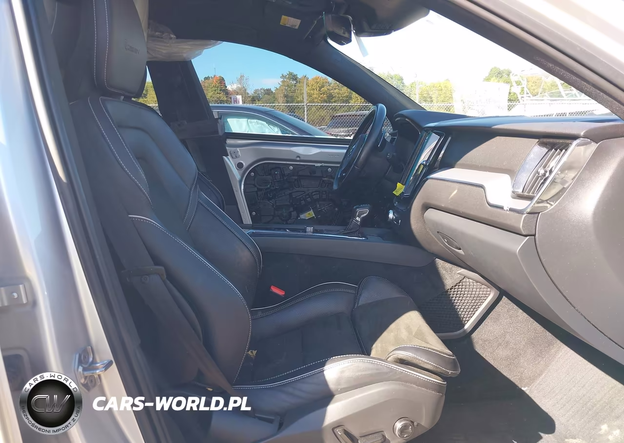 2019 Volvo Xc60 T6 R-Design VIN:LYVA22RM3KB230301 - 5