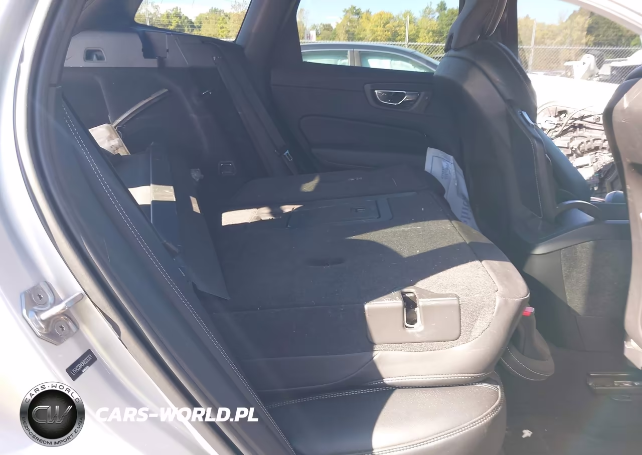 2019 Volvo Xc60 T6 R-Design VIN:LYVA22RM3KB230301 - 8