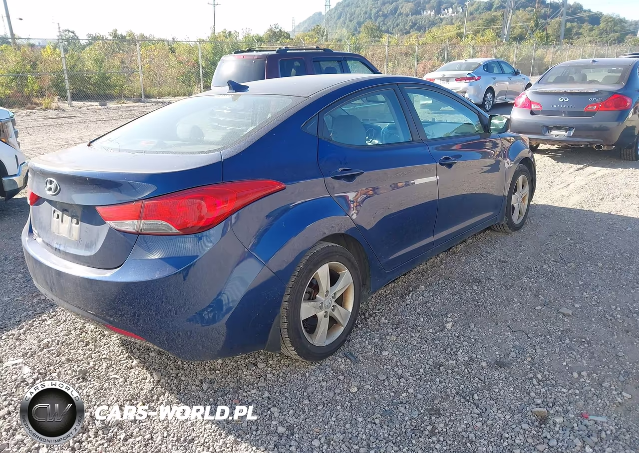2013 Hyundai Elantra Gls VIN:KMHDH4AE9DU656896 - 4