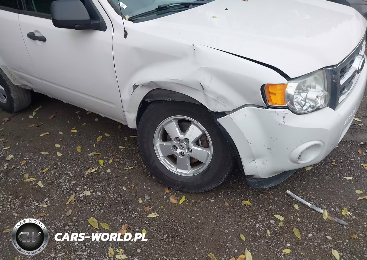2011 Ford Escape Xls VIN:1FMCU0C77BKB25476 - 6