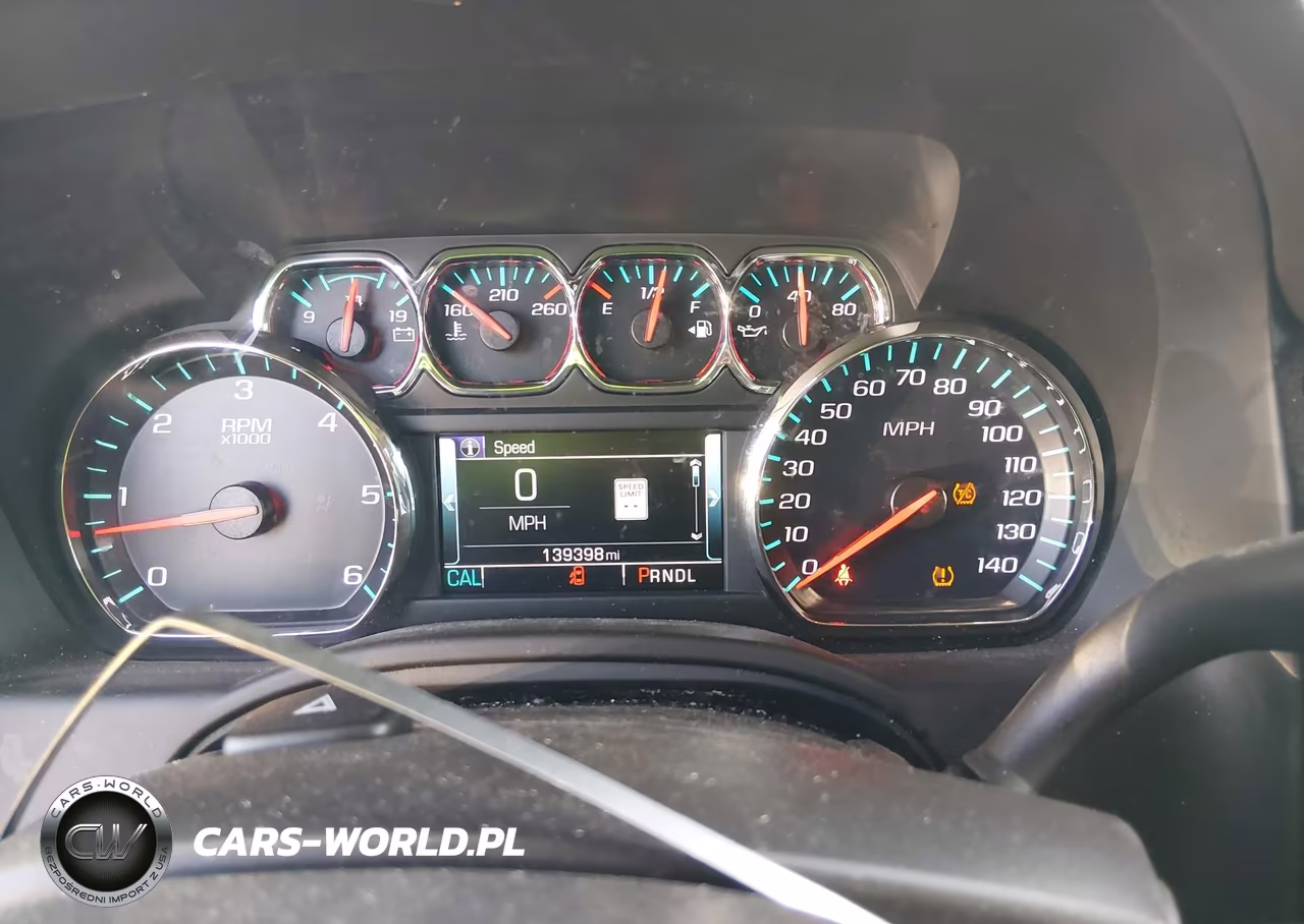 2018 Chevrolet Suburban Lt VIN:1GNSKHKC3JR178952 - 7