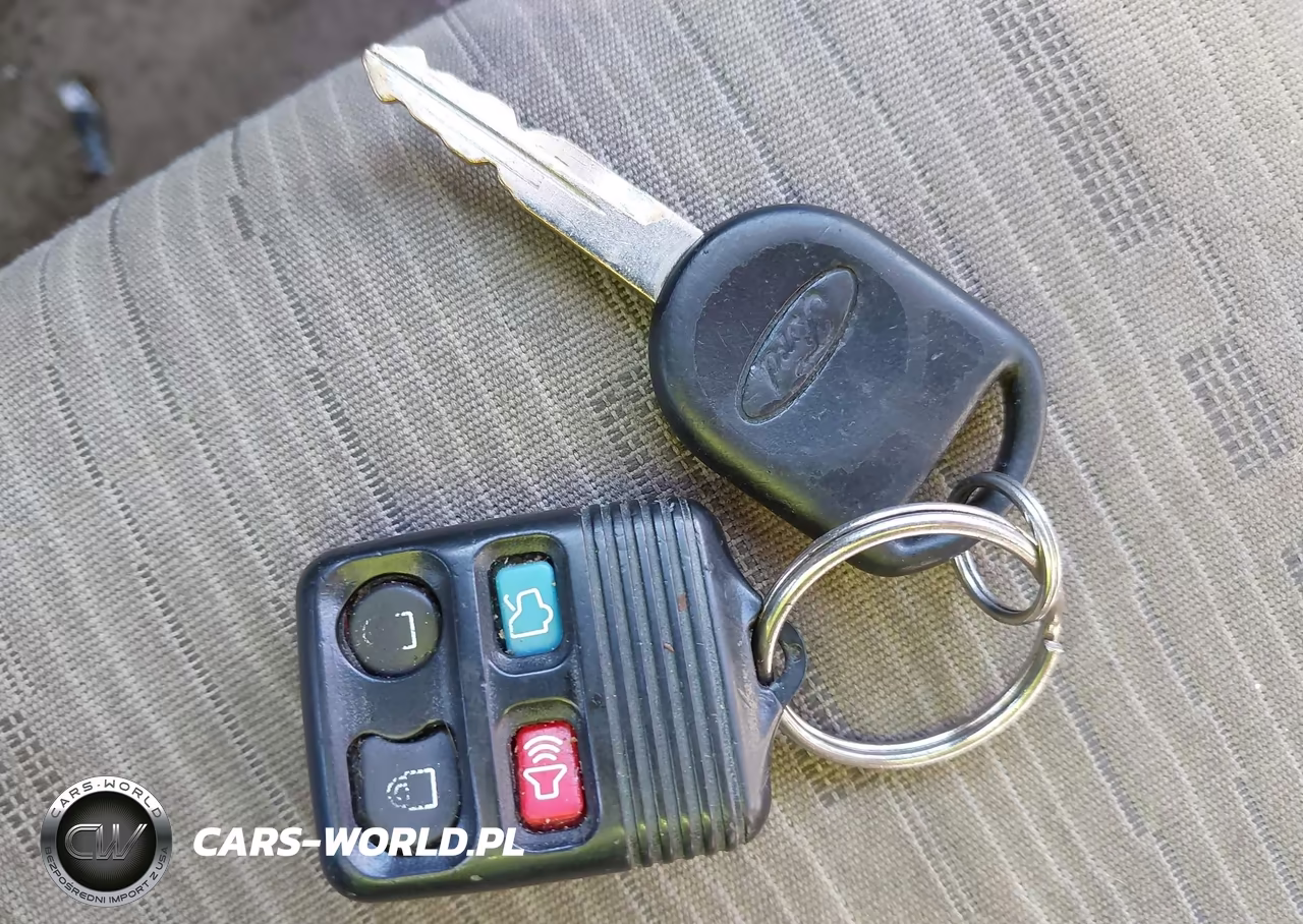 2008 Ford Focus Se-Ses VIN:1FAHP35NX8W231510 - 11